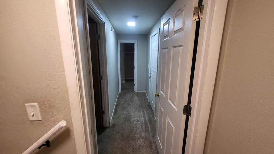 Hallway - 617 Lake Park Blvd