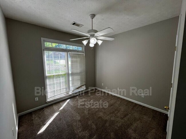 Building Photo - 8012 Rocky Creek Dr