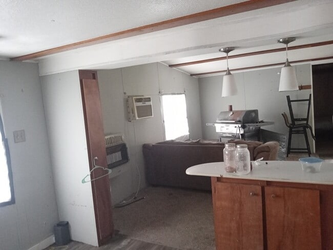 Building Photo - 1305 Ridge Cir