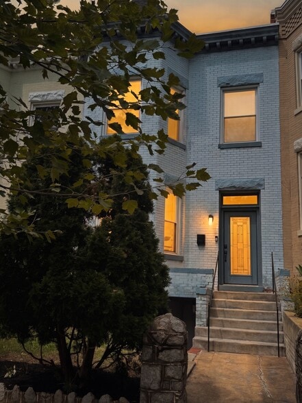 Building Photo - 135 Adams St NW