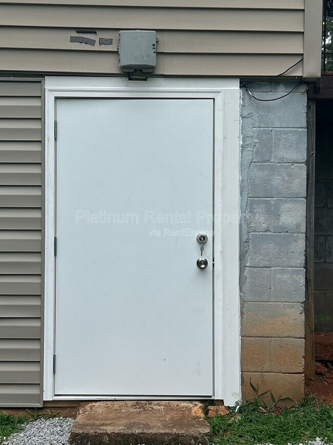 Building Photo - 5335 Old Floyd Rd SW