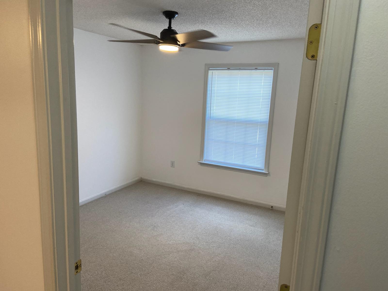 Building Photo - 501 Pelham Square Way