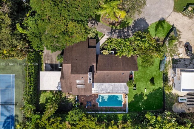 Building Photo - 10645 SW 89th Ct