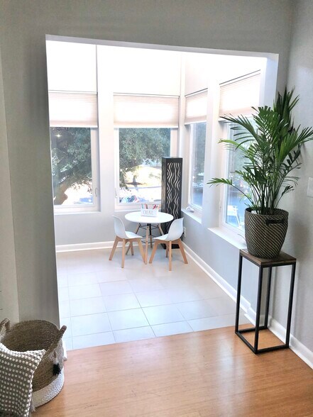 sun room - 264 Alexandra Dr