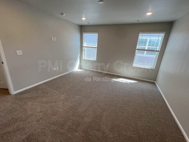 Building Photo - 741 N Tempe St