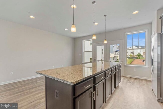 Building Photo - 5903 Garden Walk Dr