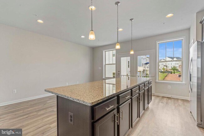 Building Photo - 5907 Garden Walk Dr