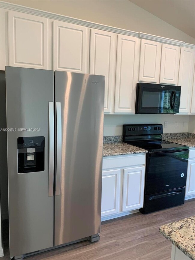 Building Photo - 2217 SW Halissee St