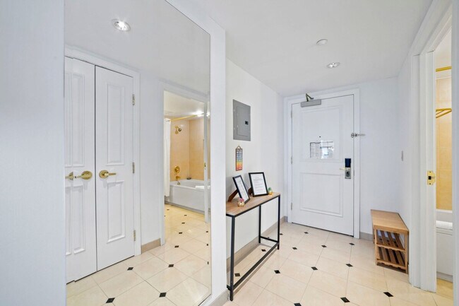 Building Photo - 848 Pacific Ave