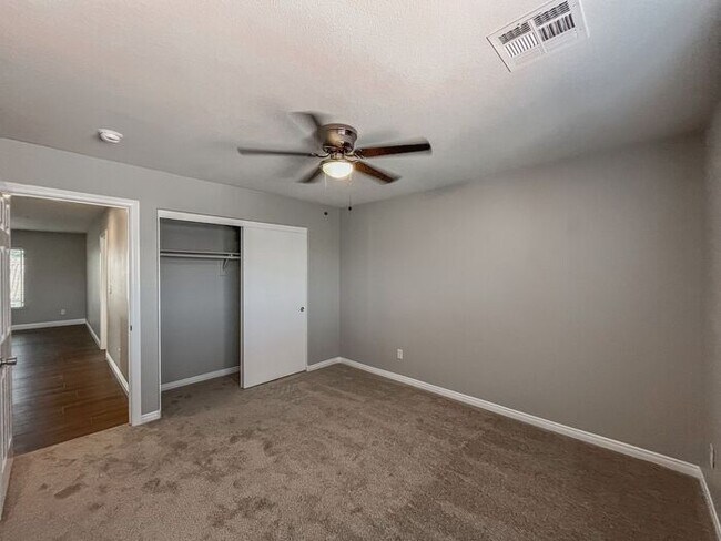 Building Photo - Stunning 5-Bedroom Home in Gated Community...