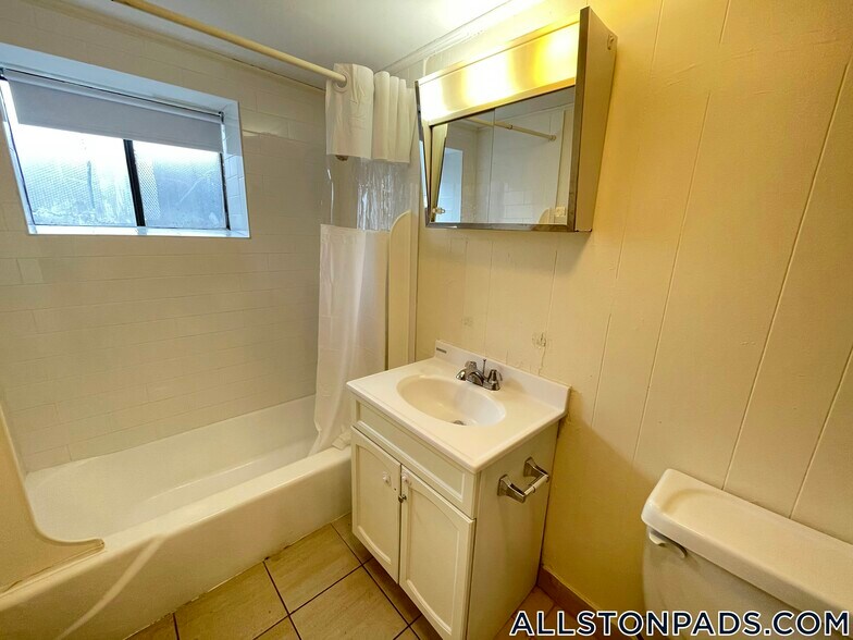 Building Photo - 19 Brighton Ave