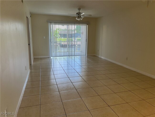 Building Photo - 1236-1302 SE 40th St