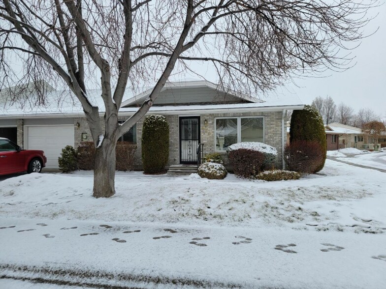 Building Photo - 620 Buckingham Dr