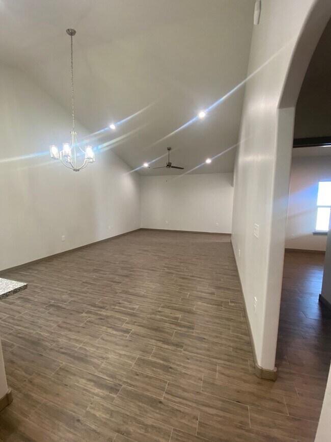 Building Photo - 4027 Apache Pine Pl