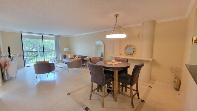 Building Photo - 2410 Deer Creek Country Club Blvd