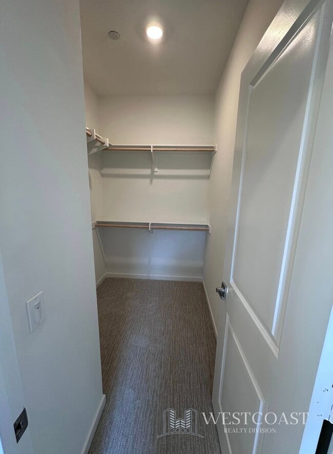 Building Photo - 5954 Catskills Ct