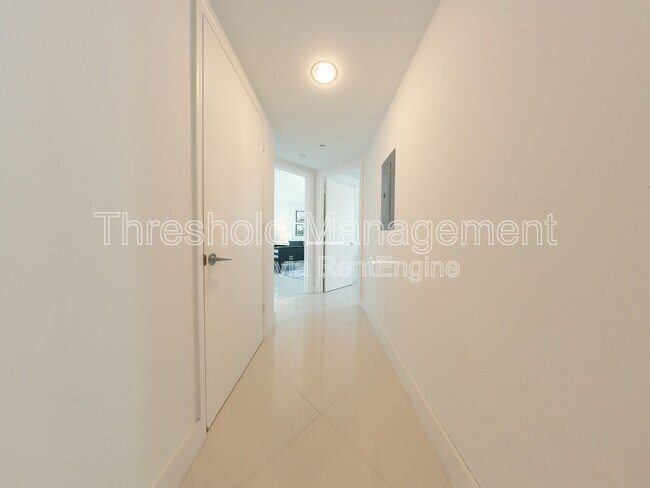 Building Photo - 500 Brickell Ave