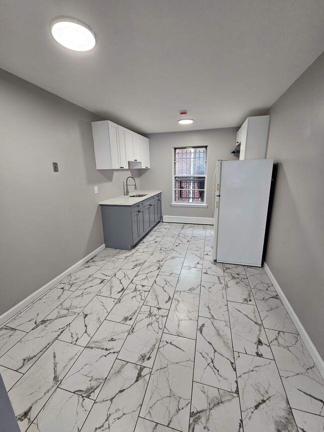 52-54 W Stratford PL 6 - 54 W Stratford Pl