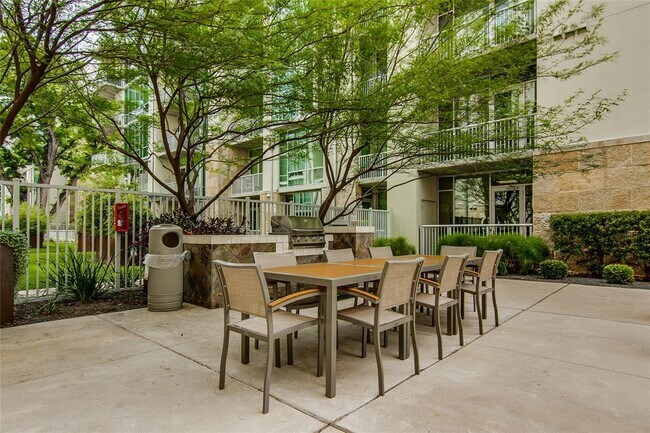 Building Photo - 1600 Barton Springs Rd