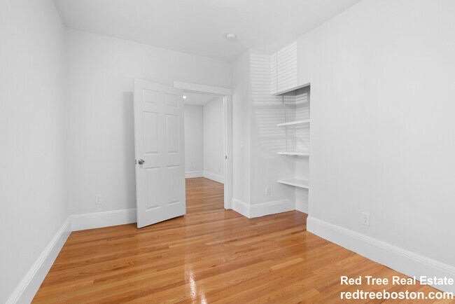 Building Photo - 79 Sydney St