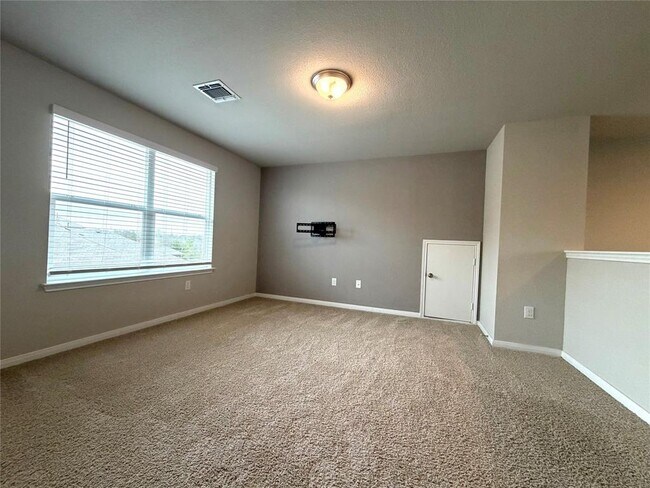 Building Photo - 14017 Macquarie Dr