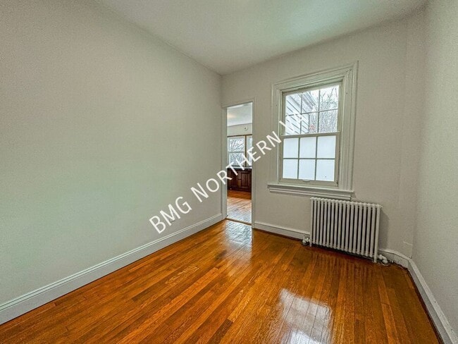 Building Photo - 4412 Volta Pl NW