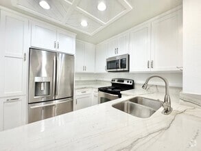 Building Photo - Beautiful 1Bd/1Ba located in Tustin!