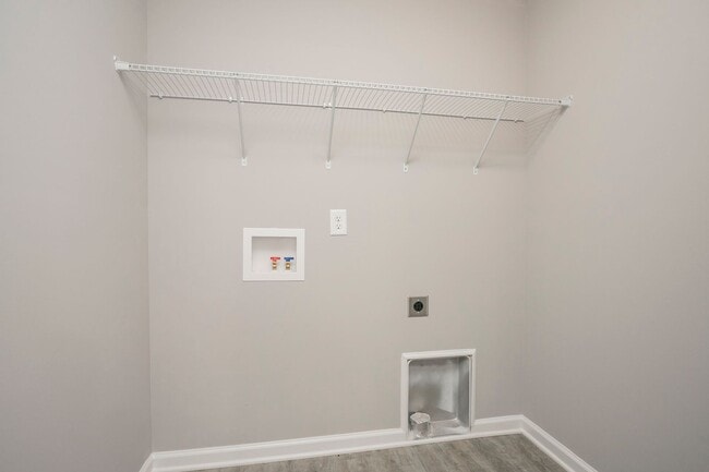 Building Photo - 123 Vanatta Rd