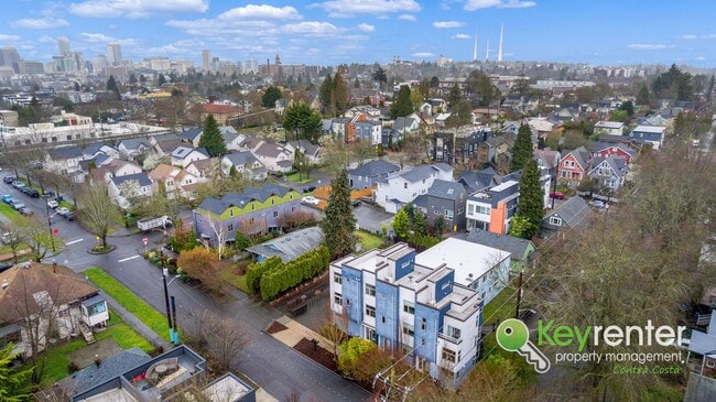 Building Photo - Comfort and Character Meet in This Seattle Retreat