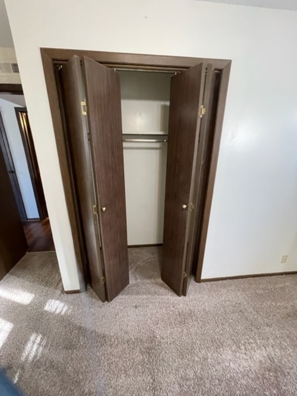 Building Photo - 909 E 24th Ave