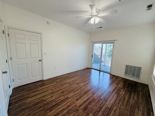 Building Photo - 3802 N Sagamore Dr
