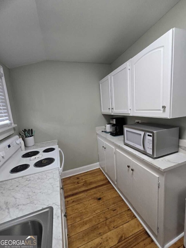 Building Photo - 402 Meriwether St