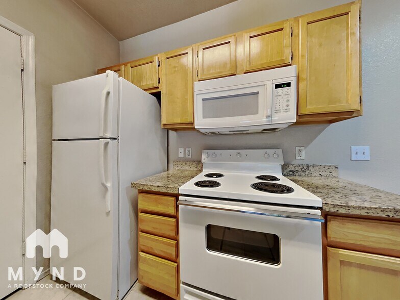 Building Photo - 5401 E Van Buren St