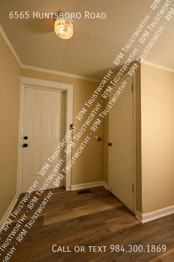 Building Photo - 6565 Huntsboro Rd