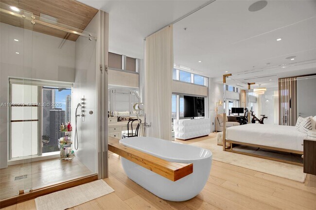 Building Photo - 3301 NE 1st Ave