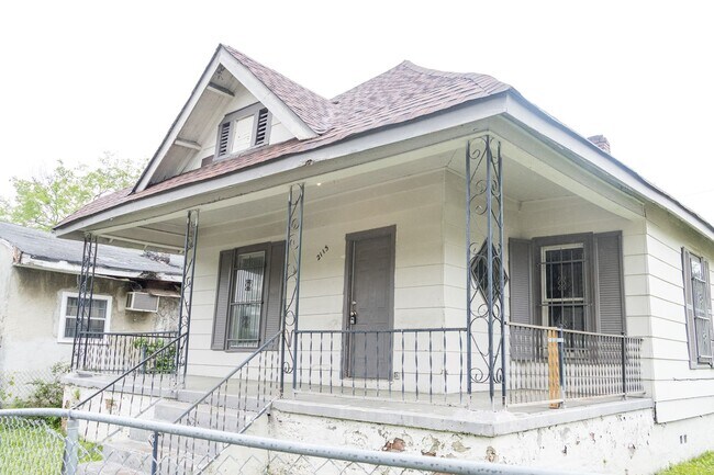 Primary Photo - Welcome to 2113 Cleveland Avenue! Charming...