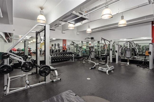 Building Photo - 101 S Eola Dr