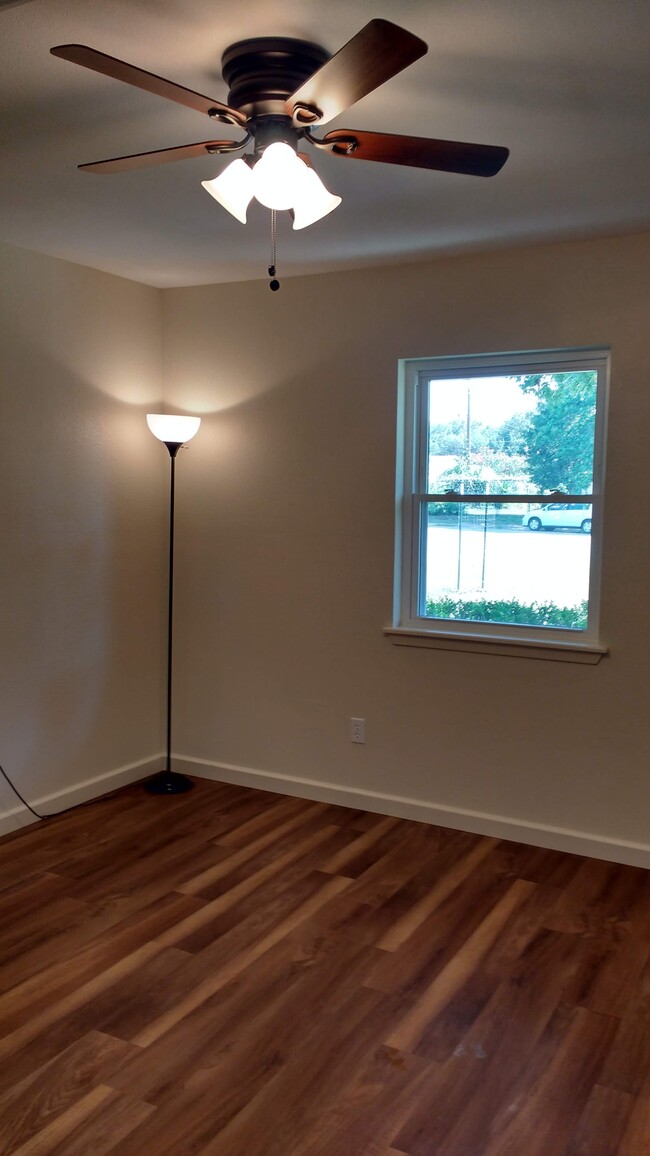 Guest bedroom - 329 Briarwood Dr