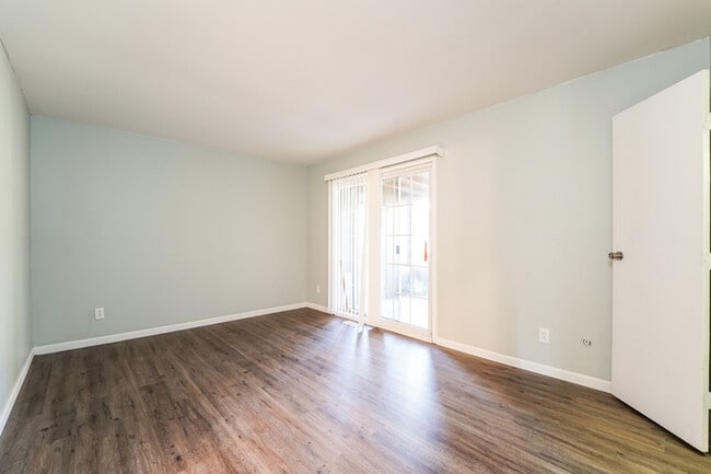 Building Photo - 2996 Perinton Pl