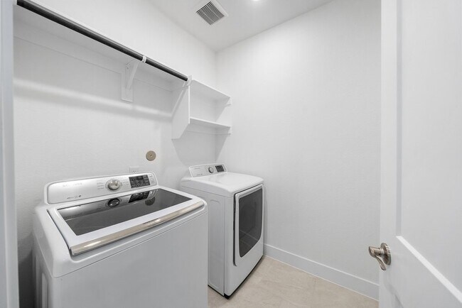 Building Photo - 12762 Grayson County Dr