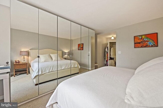 Building Photo - 1077 30th St NW