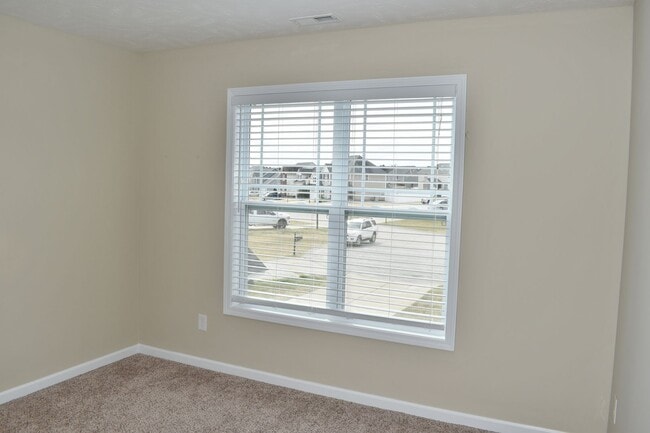 Building Photo - 3 bed 2.5 Bath Minutes from Lillington
