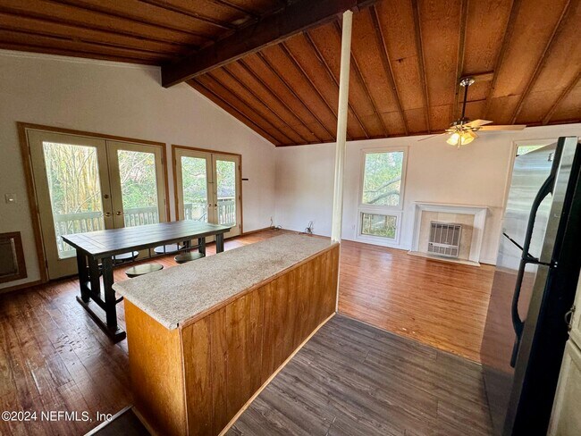 Building Photo - 1457 Challen Ave