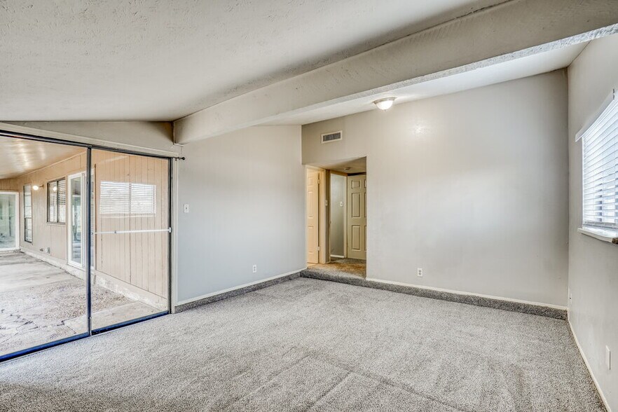 Building Photo - 15614 Mendocino Dr