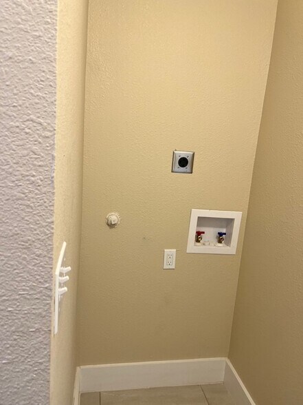 Washer/dryer hookups in bathroom - 1565 Pump Station Rd