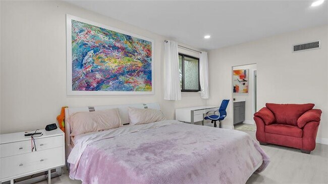 Building Photo - 4292 Deste Ct