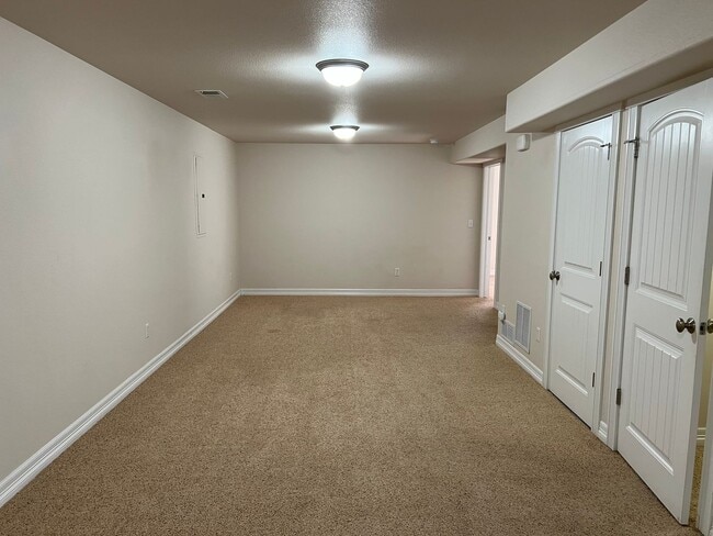 Building Photo - 4809 Garnet Way
