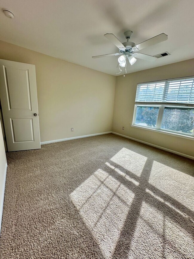 Building Photo - 840 Parnell Ct
