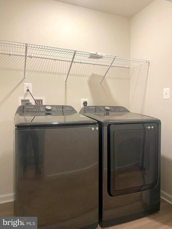 Building Photo - 94 Paddington St