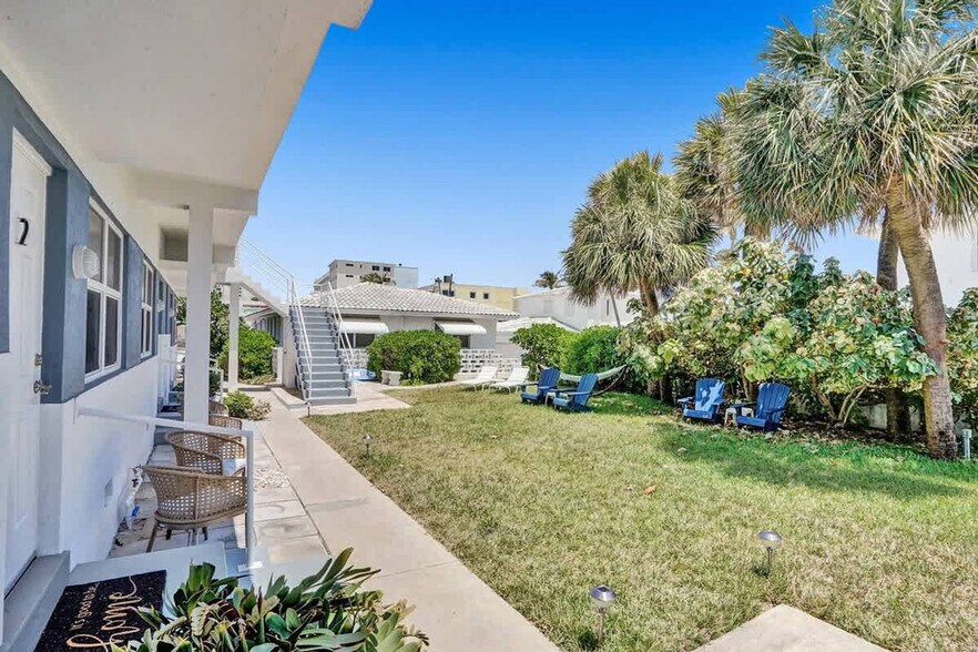 Building Photo - 851 N Surf Rd